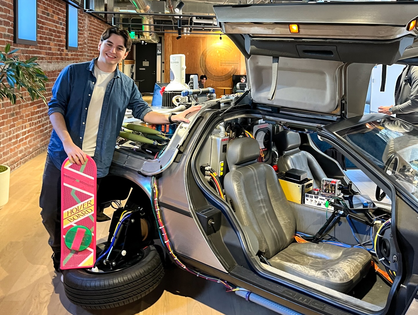 More Photos Of The DeLorean &amp; Hoverboard At Google