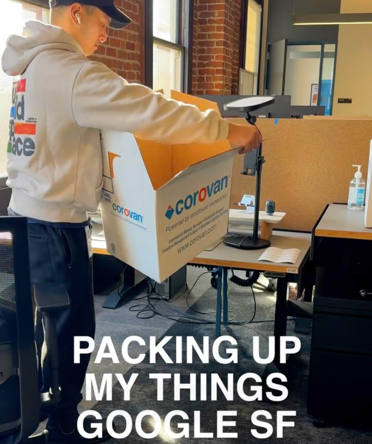 Googler Packing Up His Things From His Desk